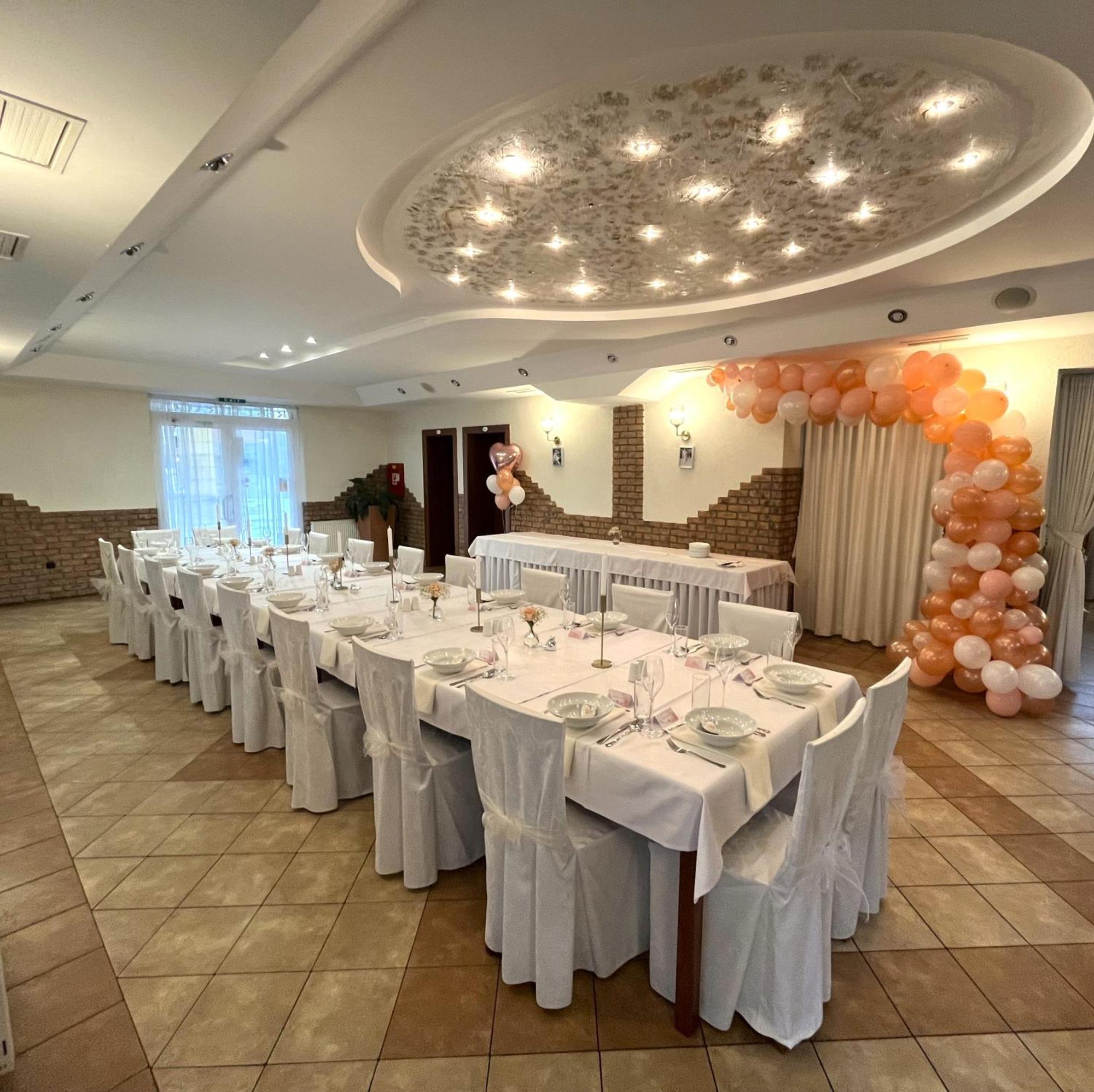 Raketa Residence, Restaurant & Hotel Prievidza Dış mekan fotoğraf