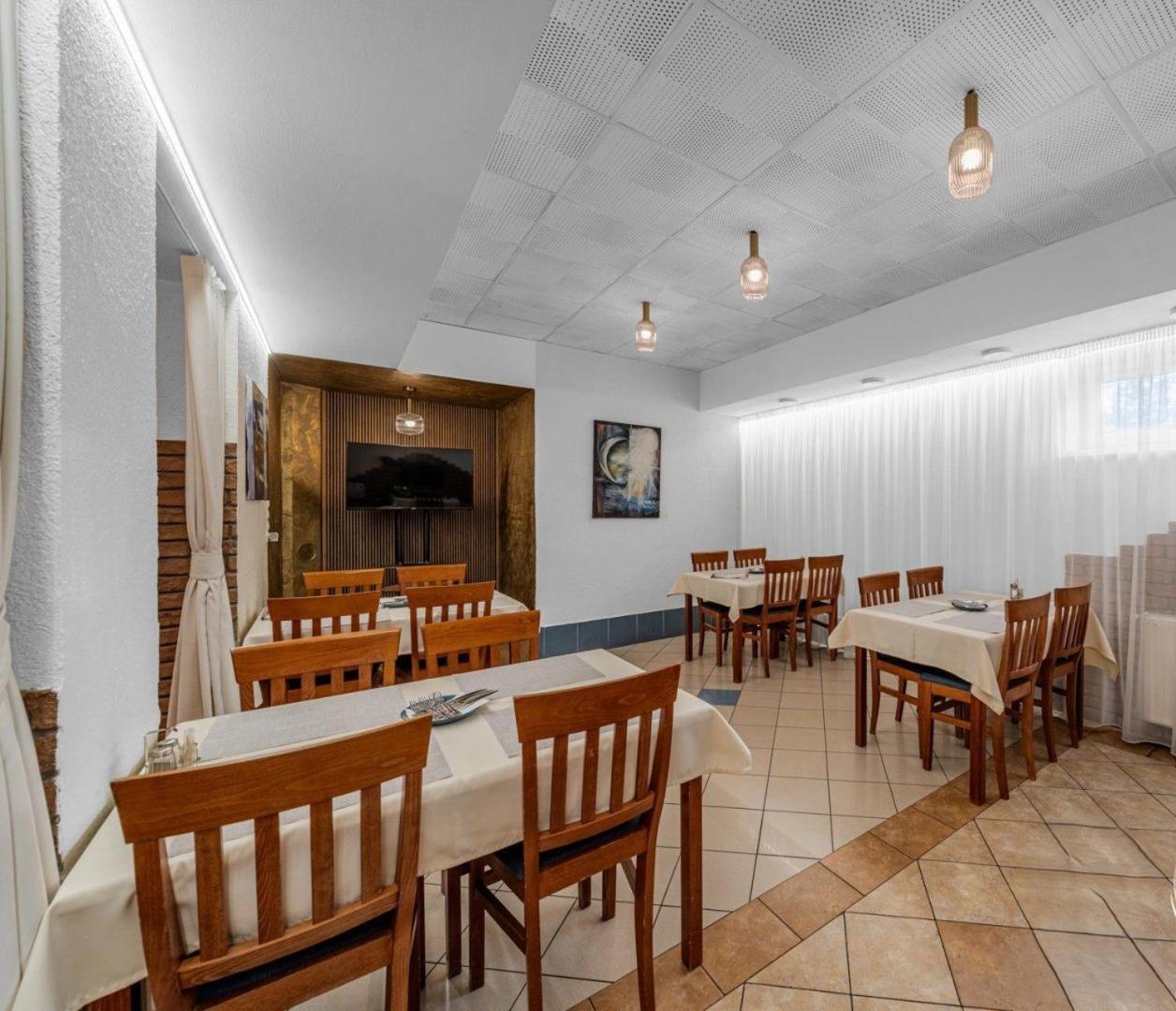 Raketa Residence, Restaurant & Hotel Prievidza Dış mekan fotoğraf