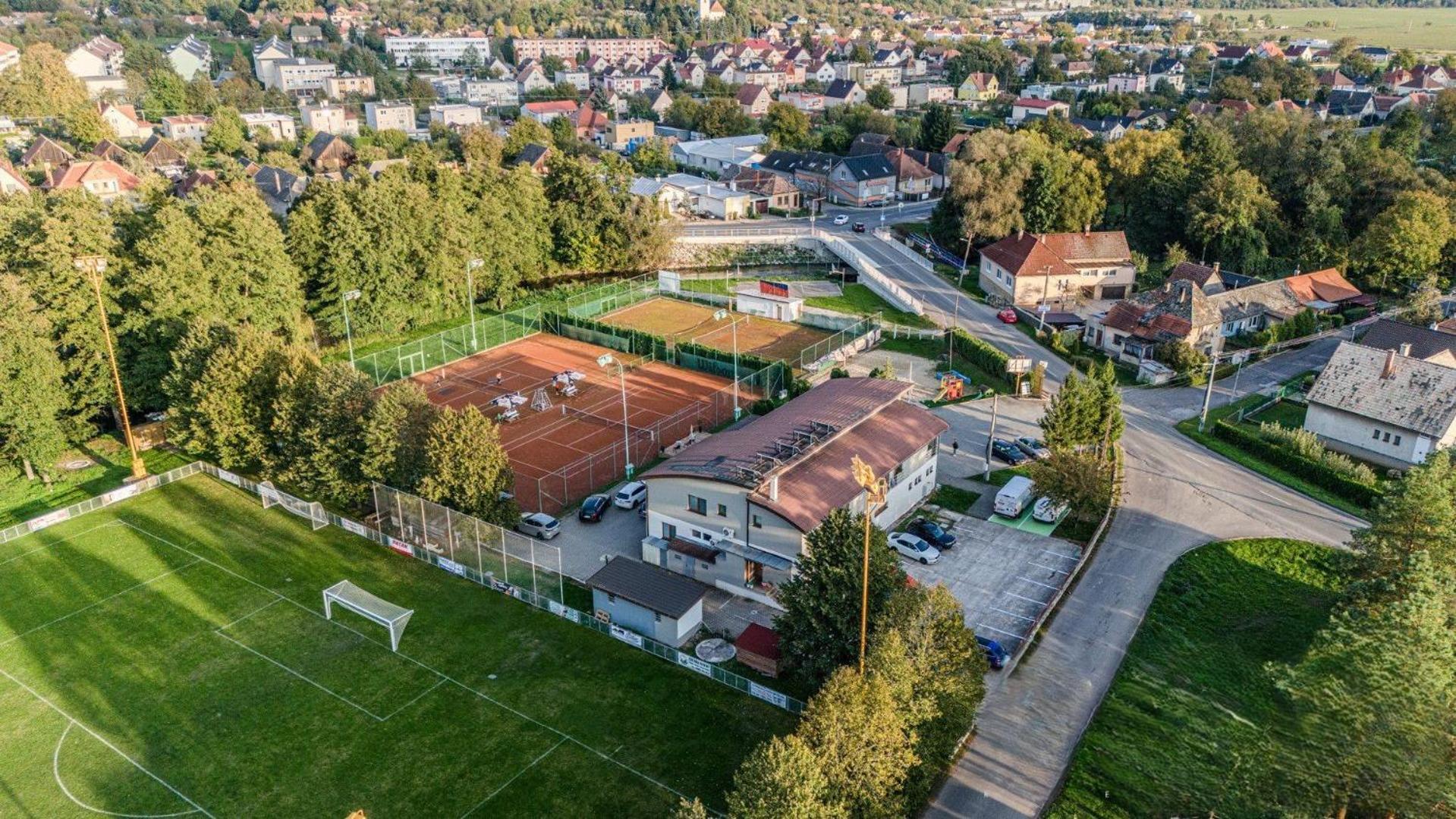 Raketa Residence, Restaurant & Hotel Prievidza Dış mekan fotoğraf