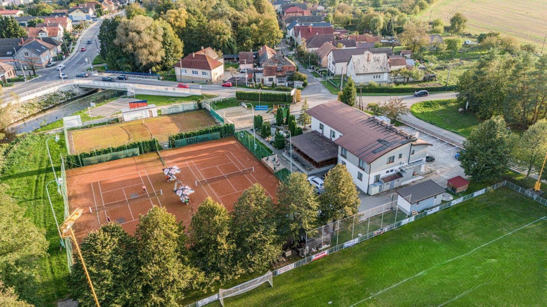 Raketa Residence, Restaurant & Hotel Prievidza Dış mekan fotoğraf